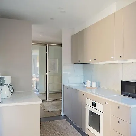 Apartment Spacious With Balcony And Great Location *